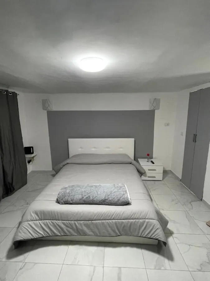 Gradoniroom26 Napoli 0*,