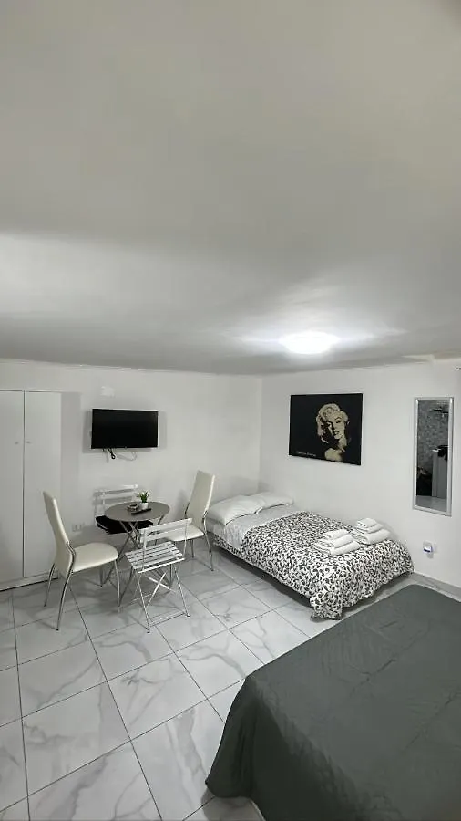 Gradoniroom26 ナポリ イタリア